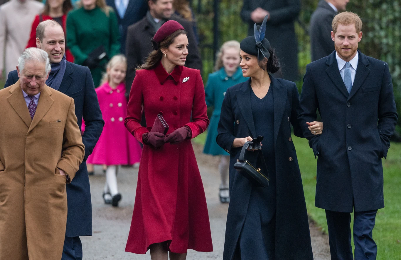 Kate i William z Meghan i Harry oraz księciem Karolem Kate i William z Meghan i Harry oraz księciem Karolem