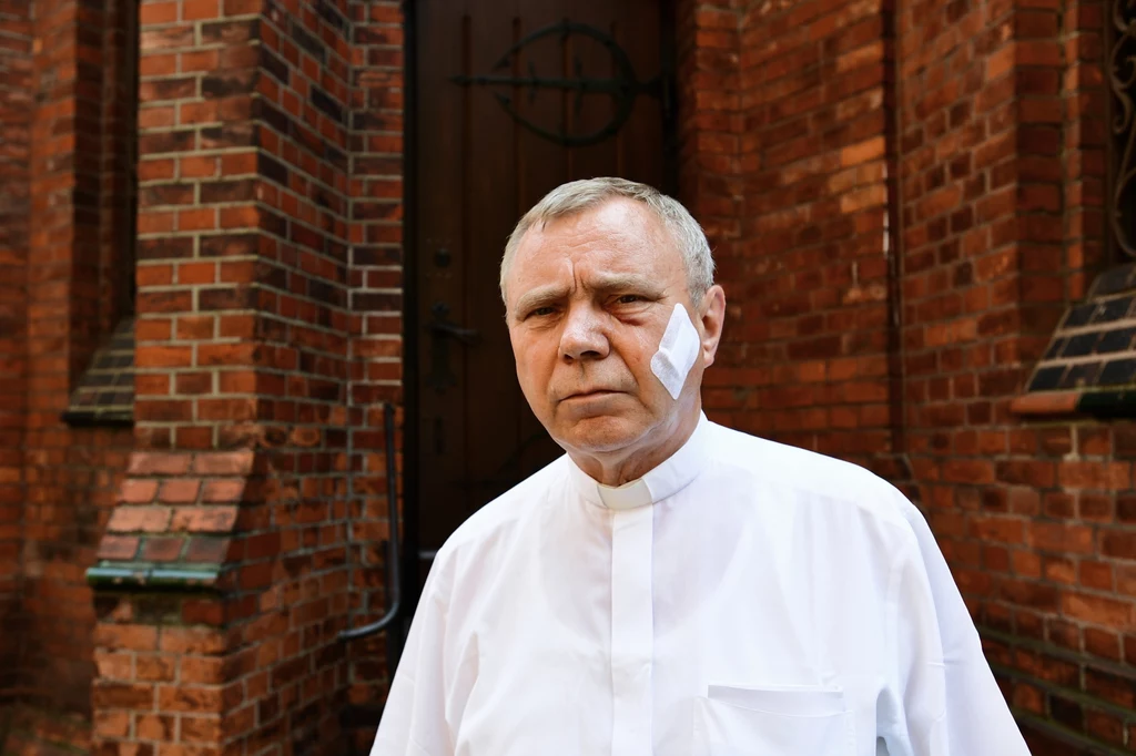 Proboszcz parafii przy bazylice św. Jana Chrzciciela w Szczecinie ks. Aleksander Ziejewski Proboszcz parafii przy bazylice św. Jana Chrzciciela w Szczecinie ks. Aleksander Ziejewski