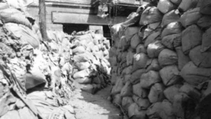 Barykada przecinająca Aleje Jerozolimskie broniła się do samego końca 