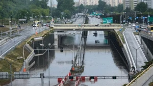 Zalany wylot z tunelu, po gwałtownej burzy, która 27 lipca przeszła nad Katowicami