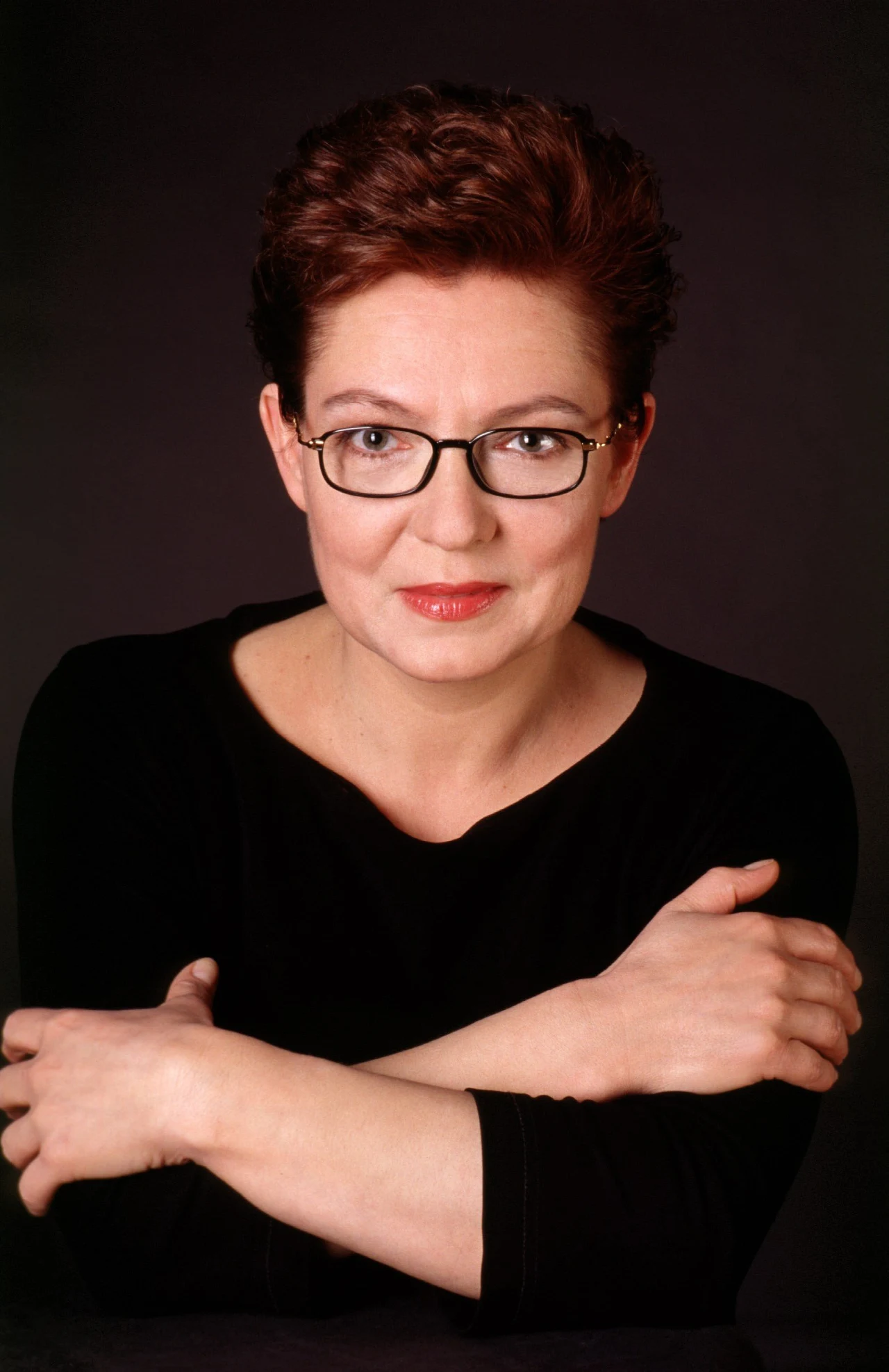 Dzisiaj najchętniej prowadzi spotkania promujące książki. Tym bardziej, że sama uwielbia czytać. I choć nie oglądamy jej już na wizji, ciągle jest bardzo zajęta. A wolne chwile poświęca rodzinie. Chociaż... prywatne życie nigdy jej się nie układało.