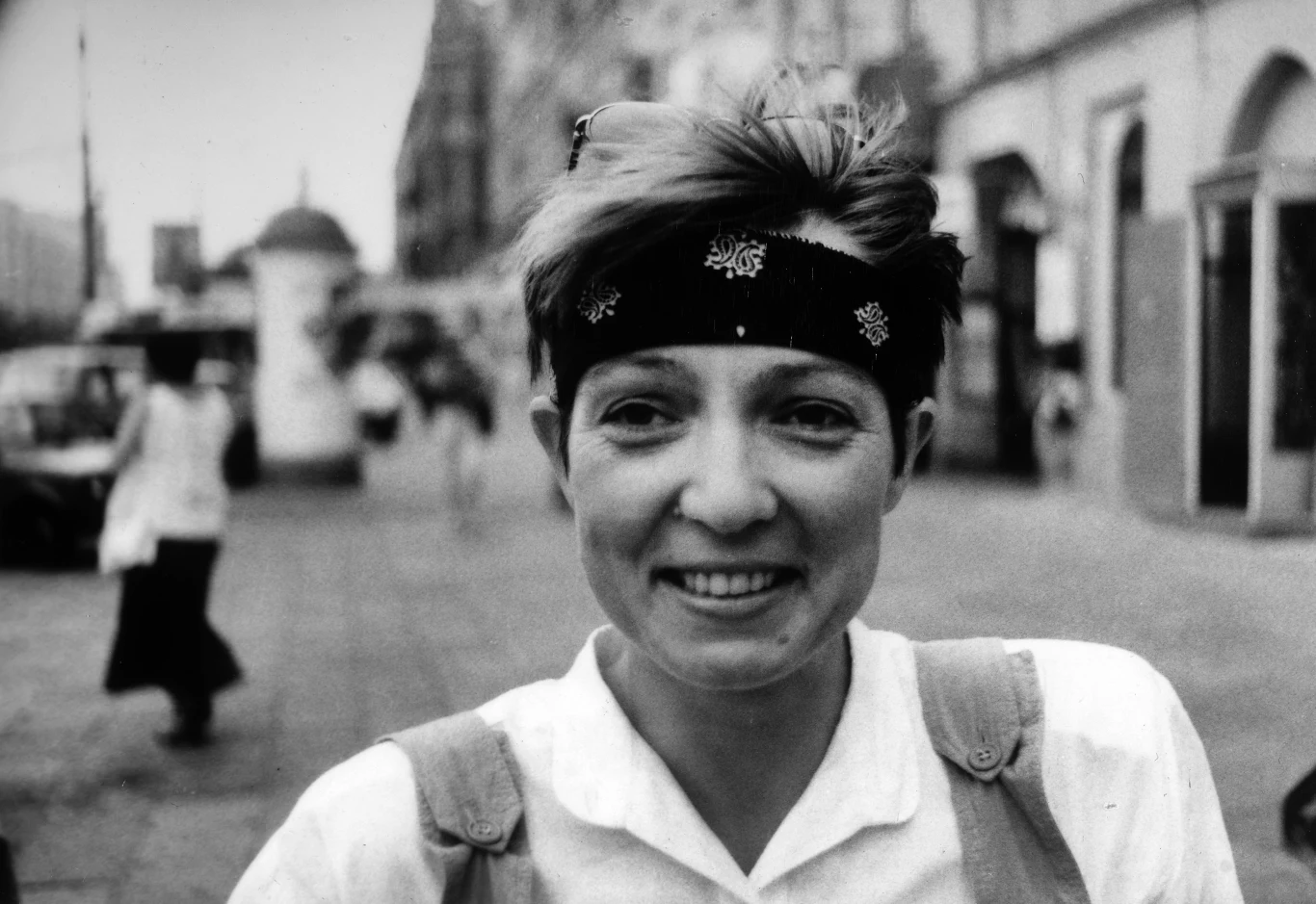 Kiedy usłyszano jej głos, natychmiast zlecono młodziutkiej studentce przesłuchania mikrofonowe. Była zaskoczona propozycją, ale - ponieważ uwielbia wyzwania - poddała się testowi. 