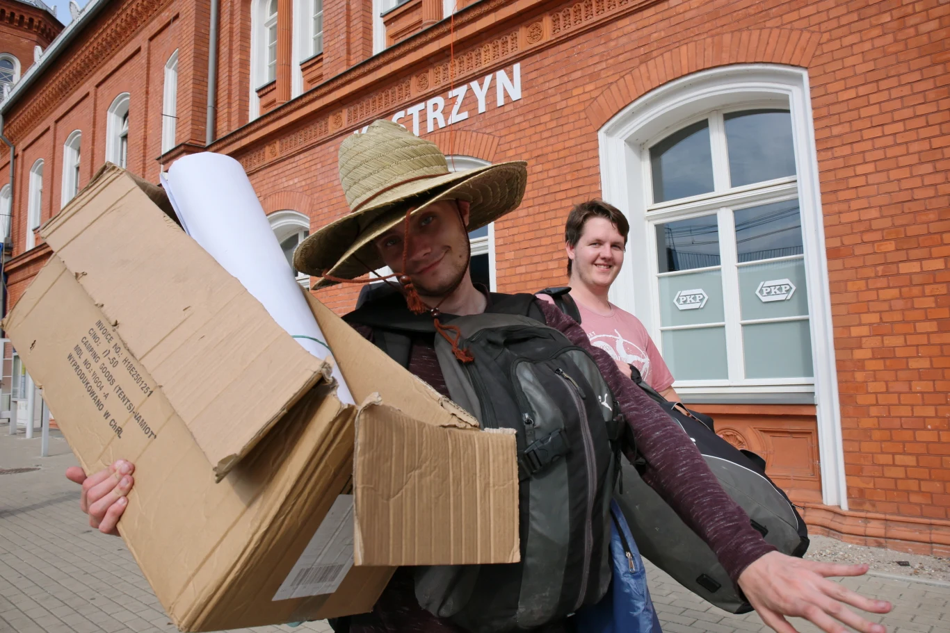 Uczestnicy Pol'and'Rock Festival dojeżdżają do Kostrzyna nad Odrą