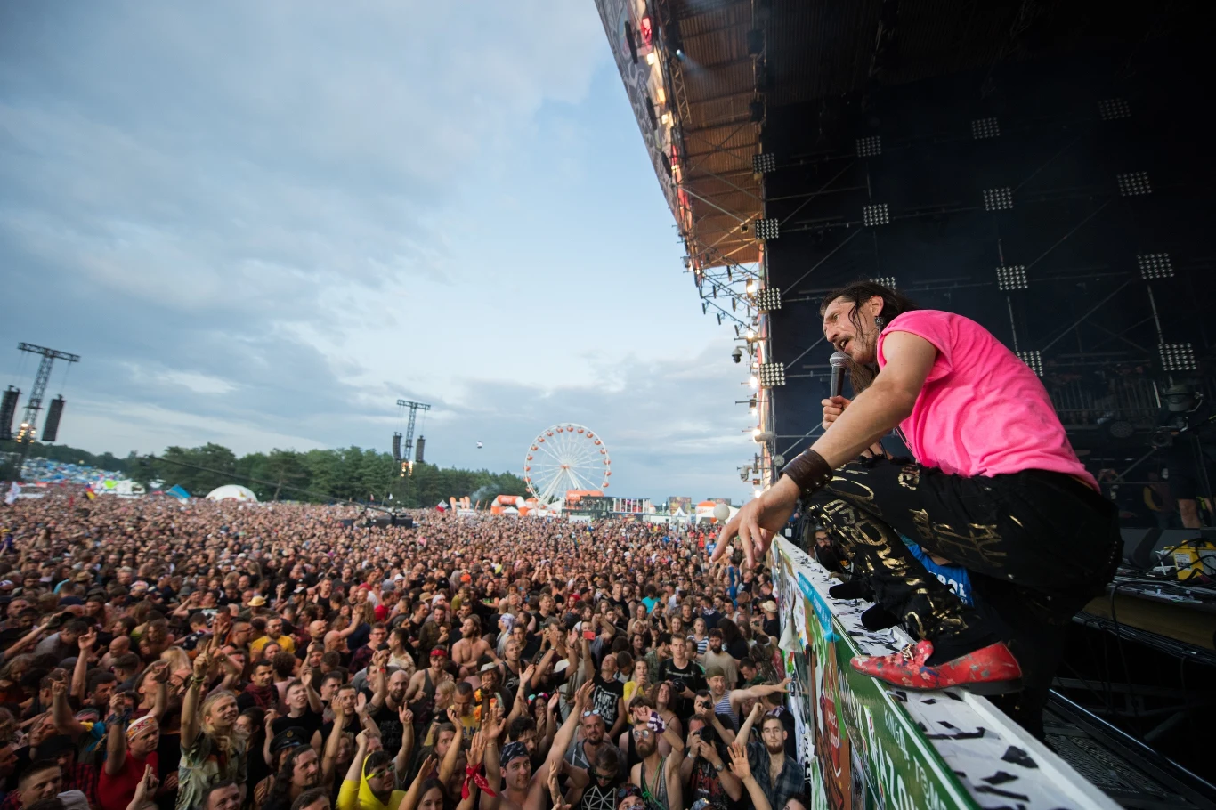 Zobacz zdjęcia z koncertu Gogol Bordello na Dużej Scenie Pol'and'Rock Festival 2019