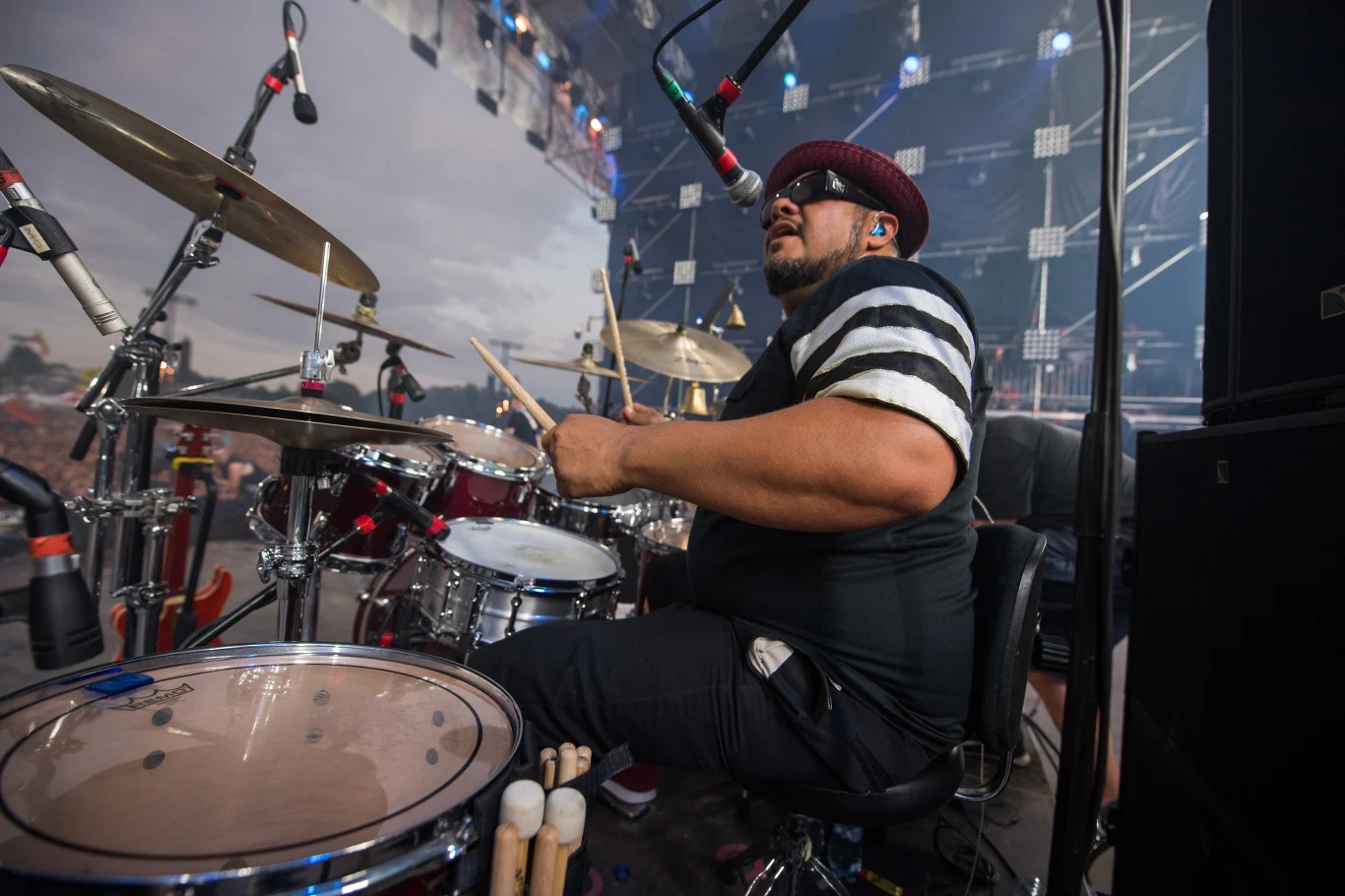 Zobacz zdjęcia z koncertu Gogol Bordello na Dużej Scenie Pol'and'Rock Festival 2019