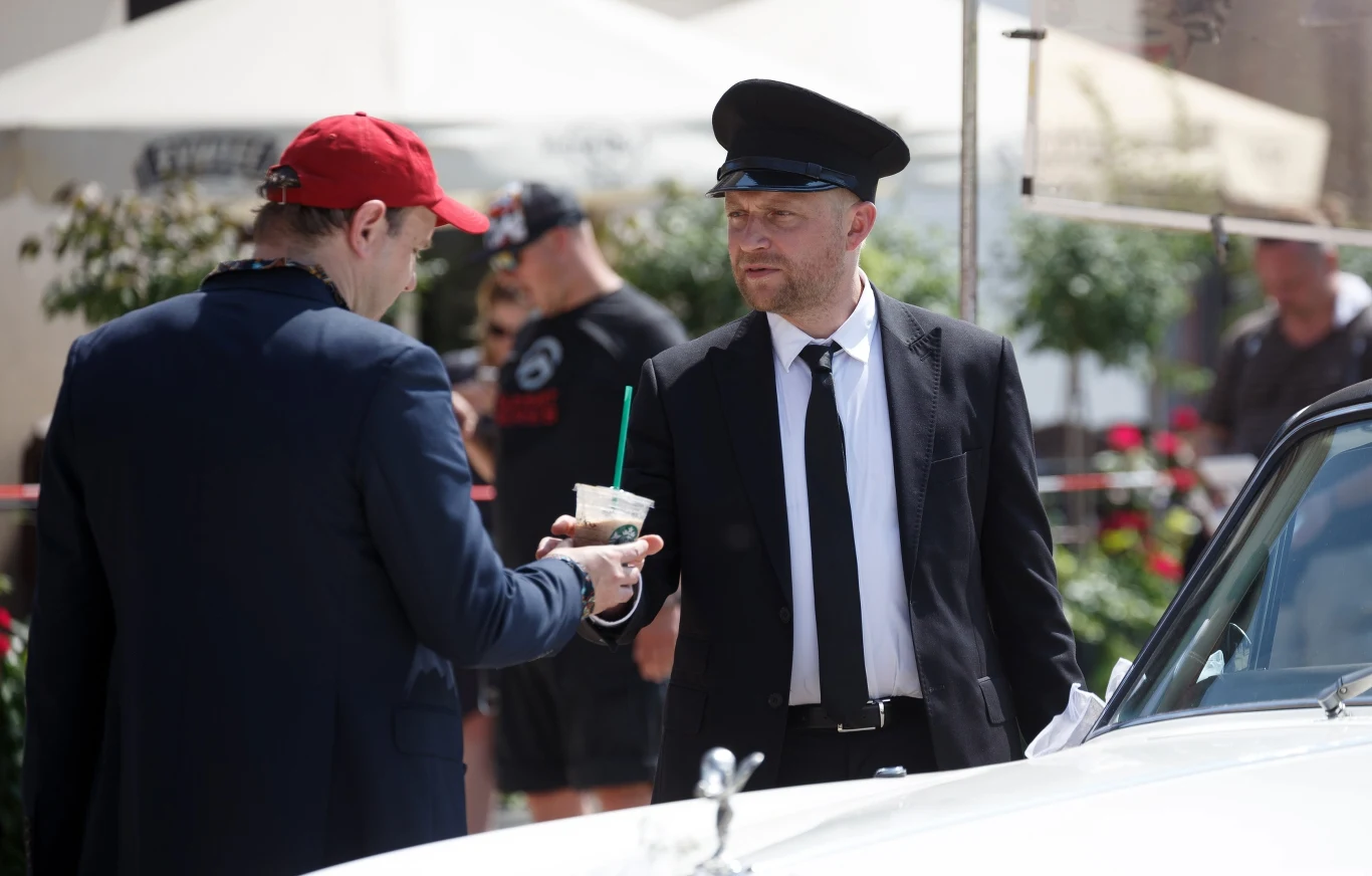 Adam Woronowicz i Piotr Adamczyk na planie filmu "Mayday" Adam Woronowicz i Piotr Adamczyk na planie filmu "Mayday"