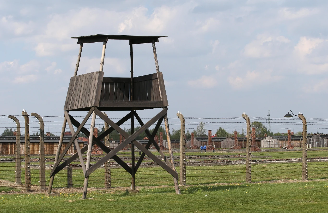 75 lat temu Niemcy zlikwidowali tzw. obóz cygański (Zigeunerlager) w obozie Auschwitz II-Birkenau 75 lat temu Niemcy zlikwidowali tzw. obóz cygański (Zigeunerlager) w obozie Auschwitz II-Birkenau