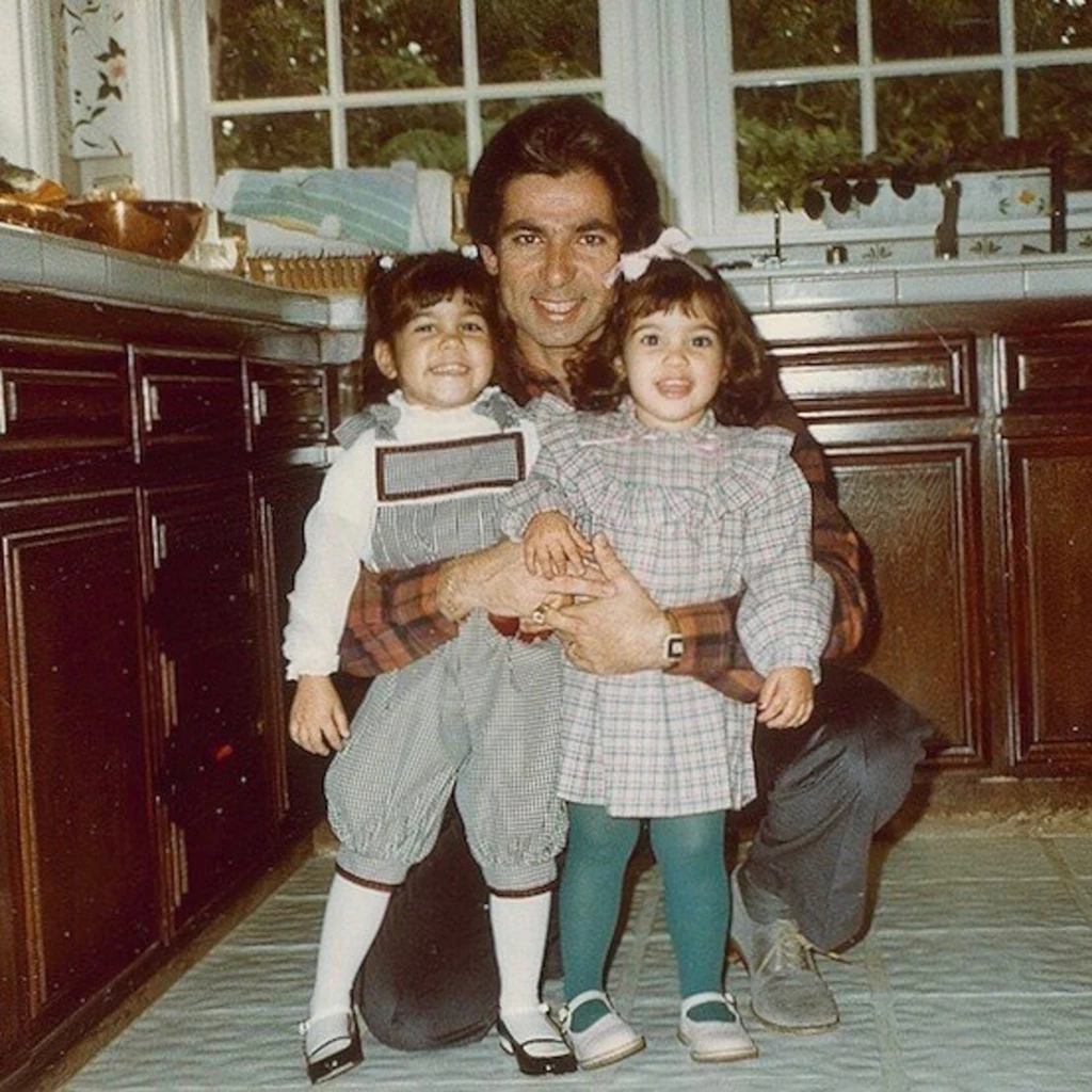 Robert Kardashian z córkami: Kourtney i Kim, fot. Instagram / BEEM/Beem