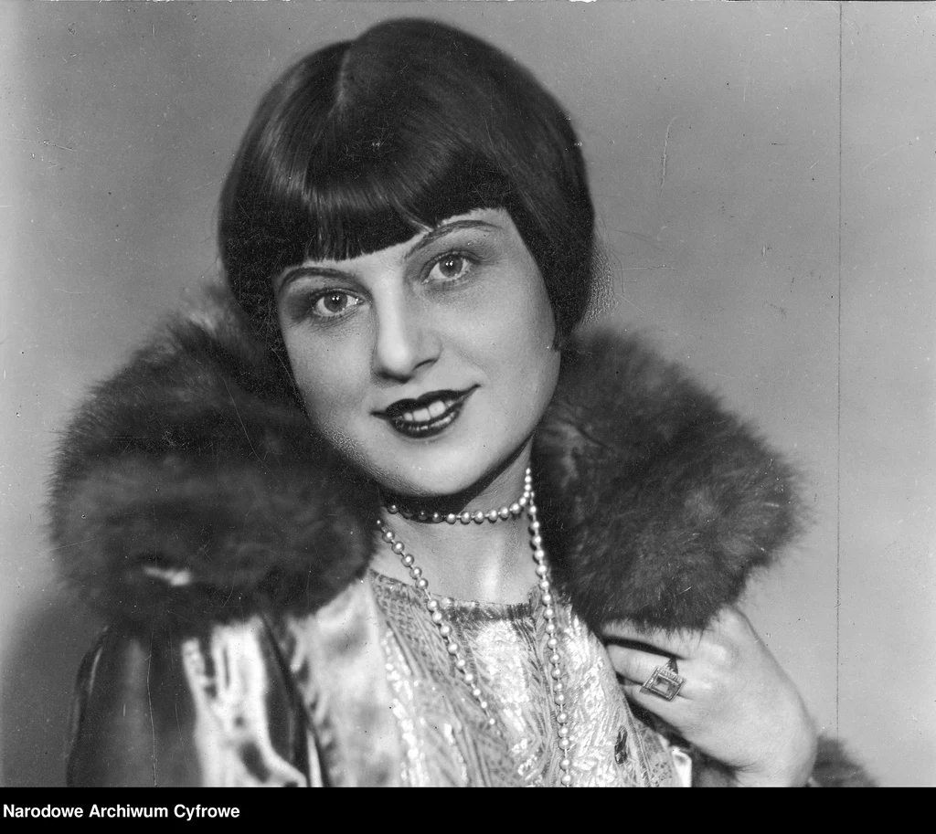 Zofia Pogorzelska, zwana "Zulą", rok 1930
