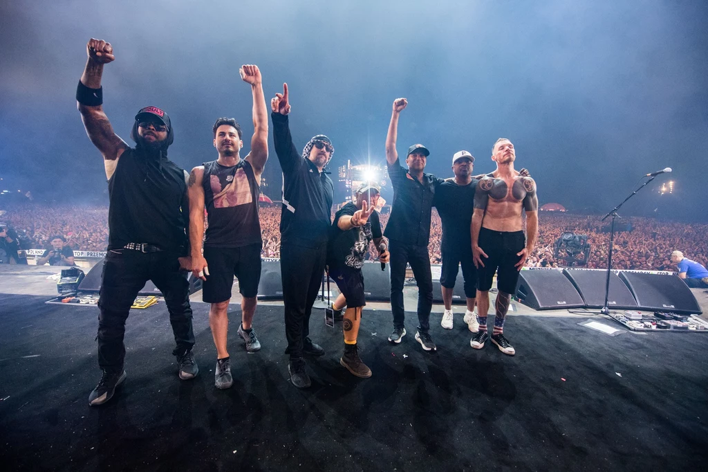 Prophets Of Rage i Jurek Owsiak (w środku) na Dużej Scenie Pol'and'Rock Festival 2019