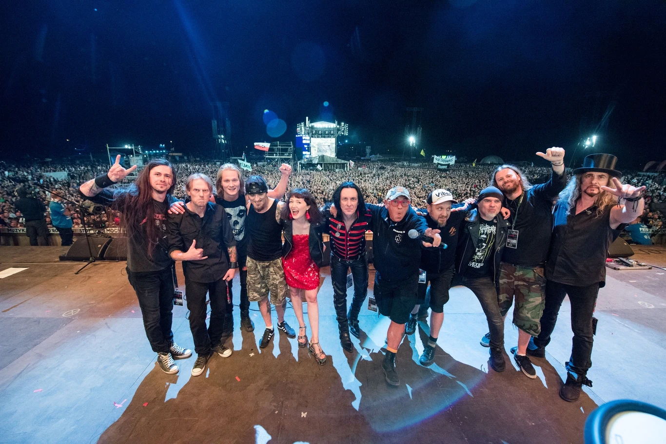 Zobacz zdjęcia z koncertu Acid Drinkers na Dużej Scenie Pol'and'Rock Festival 2019 Zobacz zdjęcia z koncertu Acid Drinkers na Dużej Scenie Pol'and'Rock Festival 2019