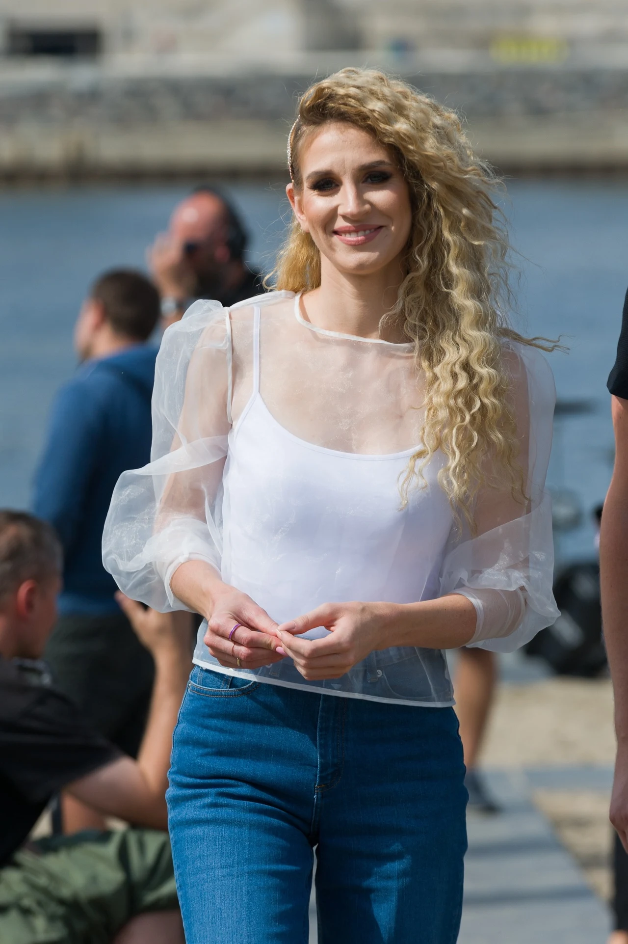 Sylwia Grzeszczak w blond włosach Sylwia Grzeszczak w blond włosach