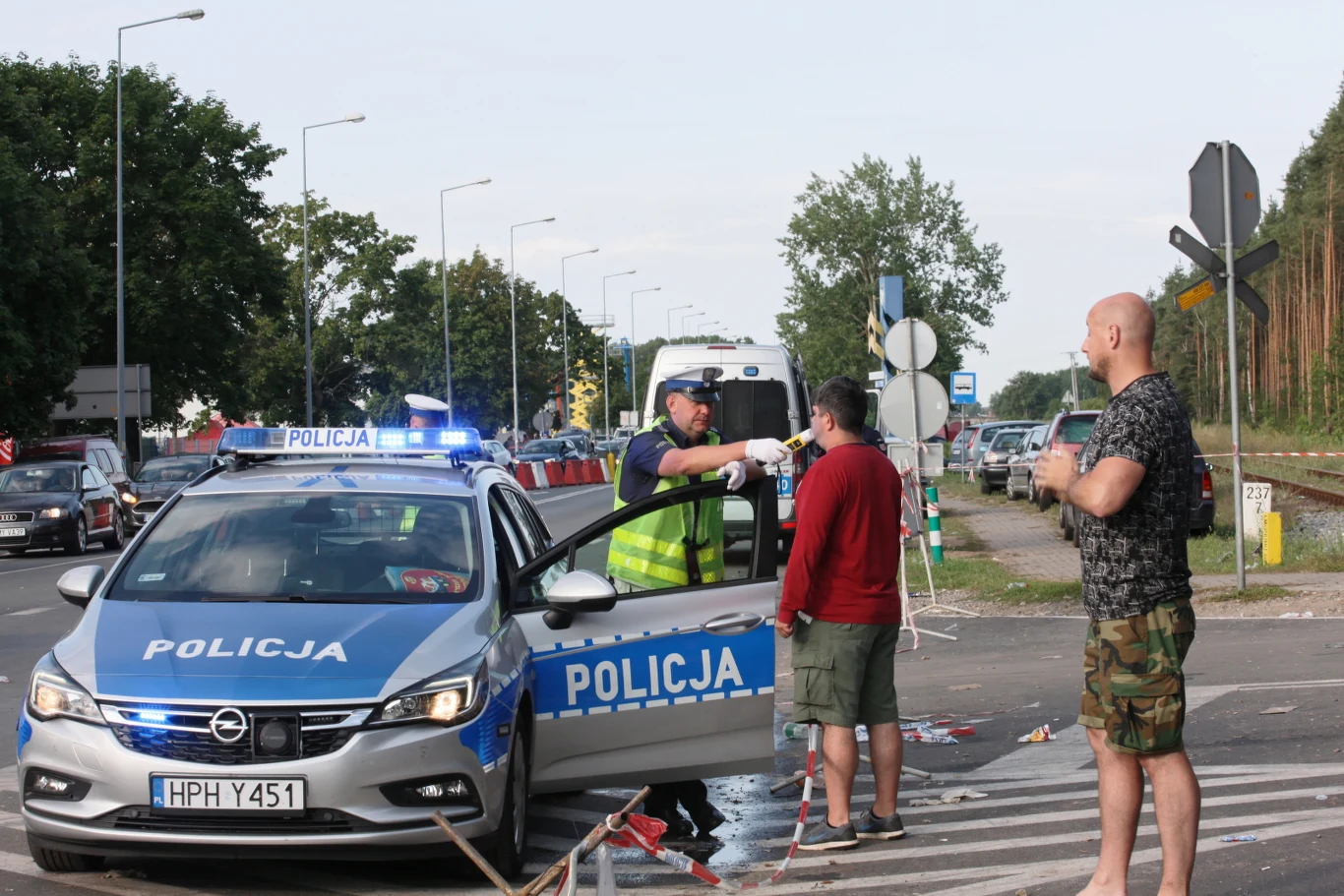 Tysiące woodstockowiczów opuszczają Kostrzyn nad Odrą po zakończeniu Pol'and'Rock Festival 2019