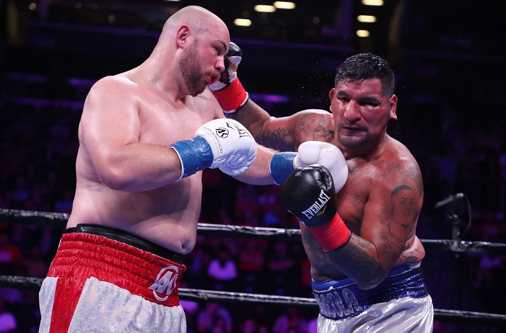 Adam Kownacki pokonał Chrisa Arreolę Adam Kownacki pokonał Chrisa Arreolę