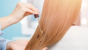 Wcieraj regularnie we włosy. Wystarczy kilka kropel, by zobaczyć mnóstwo baby hair