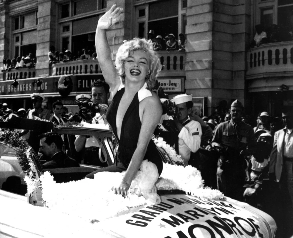 Wraz z rozkwitem kariery Marilyn, pogłębiały się jej problemy z bezsennością, tremą i niską samooceną