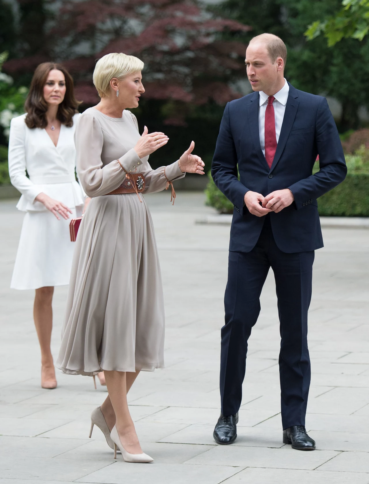 Agata Kornhauser-Duda na spotkaniu z książęcą parą na Wawelu w Krakowie. Agata Kornhauser-Duda na spotkaniu z książęcą parą na Wawelu w Krakowie.