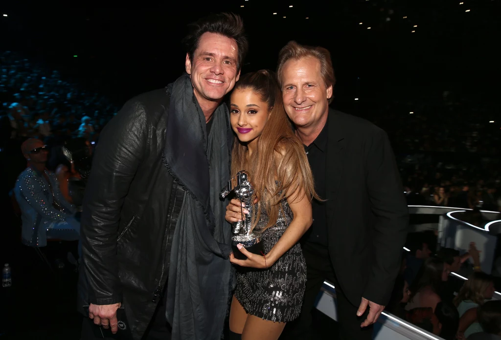 Ariana Grande, Jim Carrey i Jeff Daniels attend podczas MTV Video Music Awards w 2014 