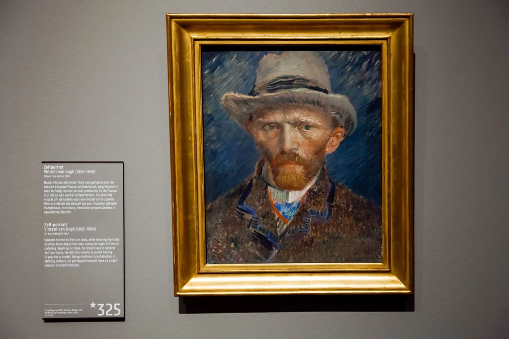 W muzeum warto zobaczyć  "Autoportret" Vincenta van Gogha