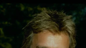 Richard Dean Anderson pokonał ponad 100 aktorów ubiegających się o główną rolę. Dlaczego wybrano jego? – Sięgnął do aktówki po okulary, by móc przeczytać dialog. Pomyślałem: to jest to! Był bezpretensjonalny – mówił jeden z producentów.