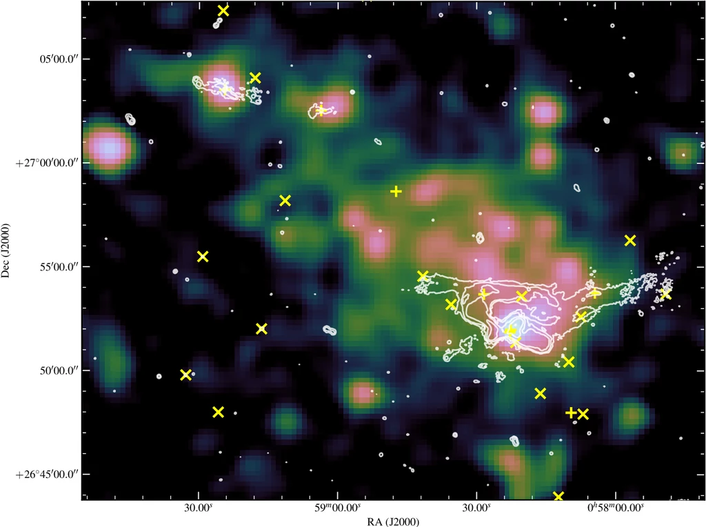 Galaktyka NGC 326 bardziej przypomina kroplę niż literę "X"