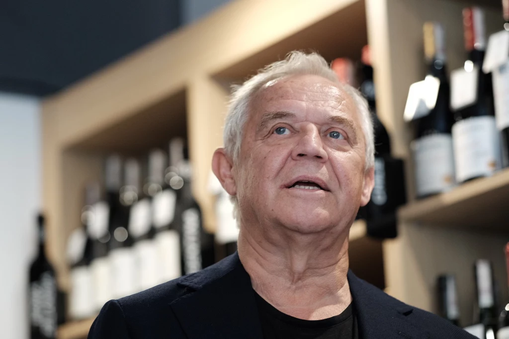 Marek Kondrat w 2017 roku w swoim sklepie z winami