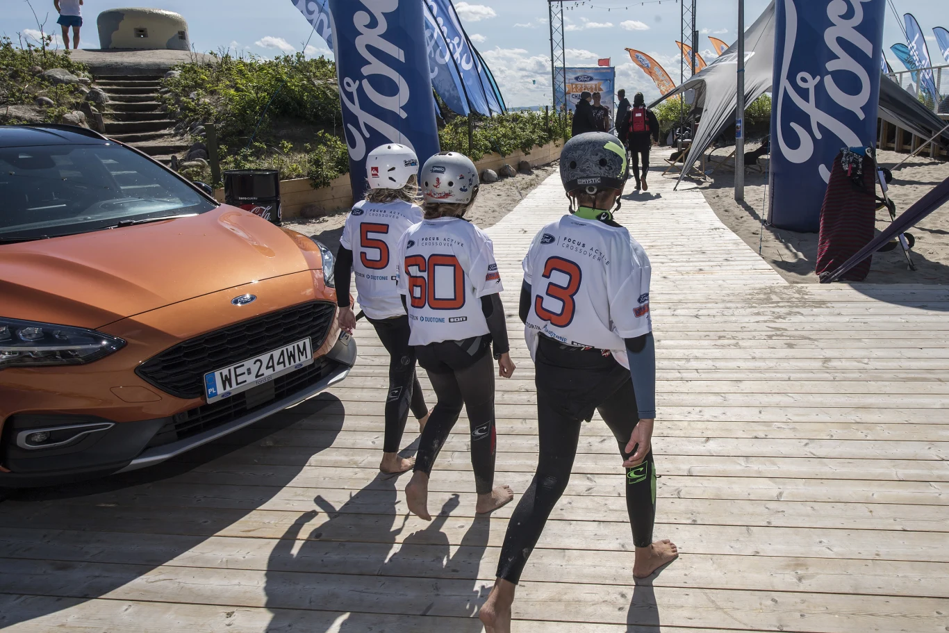 Nagrody dla zawodników ufundował sponsor główny, firma motoryzacyjna Ford - producent Forda Focusa Active, nowego crossovera. Będzie można go oglądać i testować przez cały czas trwania zawodów w Pucku 