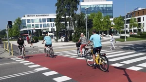 Rowerzysto, nie zawsze masz pierwszeństwo. Nawet na przejeździe!