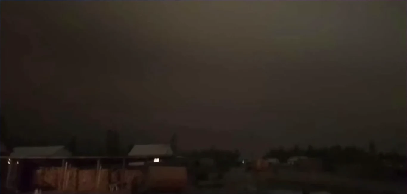 Wierchojańsk, około 8:00. Słońce po prostu nie pojawiło się na niebie Wierchojańsk, około 8:00. Słońce po prostu nie pojawiło się na niebie