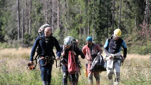 Ratownicy Tatrzańskiego Ochotniczego Pogotowia Ratunkowego na miejscu trwającej akcji 