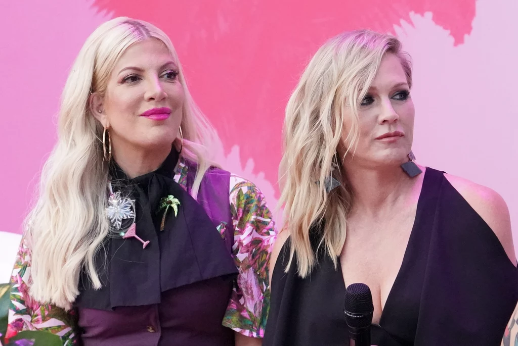 Jak to możliwe, że mimo odziedziczonej fortuny Tori Spelling wiecznie boryka się z kłopotami finansowymi? Winne jest zamiłowanie do kupowania drogich rezydencji i całkowita nieumiejętność w obchodzeniu się z pieniędzmi. Jak to możliwe, że mimo odziedziczonej fortuny Tori Spelling wiecznie boryka się z kłopotami finansowymi? Winne jest zamiłowanie do kupowania drogich rezydencji i całkowita nieumiejętność w obchodzeniu się z pieniędzmi.