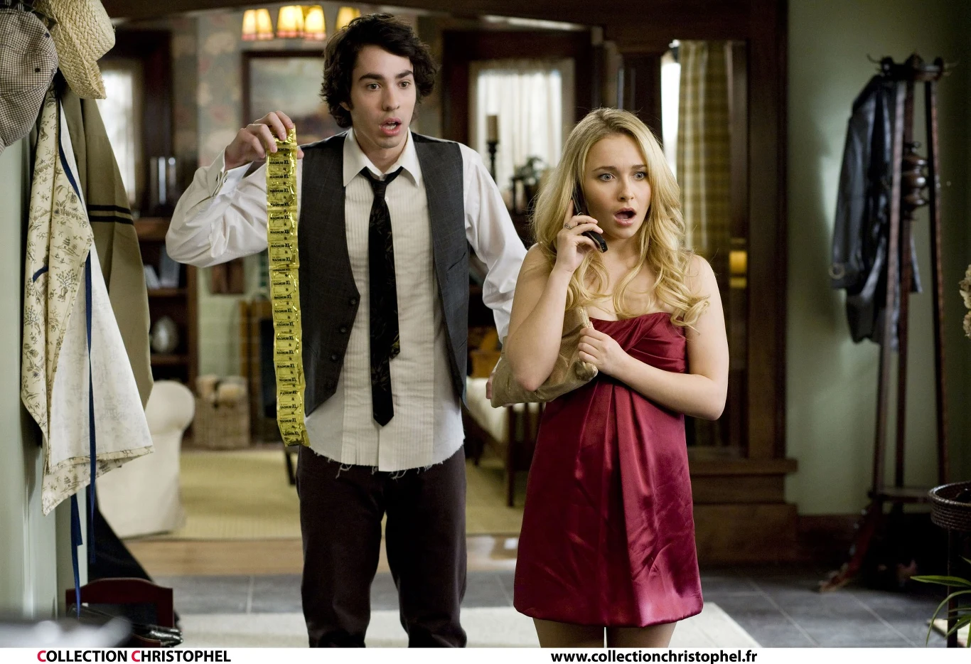 Dzięki "Herosom" aktorka zaczęła otrzymywać kolejne propozycje filmowe. W zrealizowanym dla stacji Lifetime filmie telewizyjnym "Oskarżona Amanda Knox", przenoszącym na ekran sprawę zabójstwa Meredith Kercher, Panettiere wcieliła się w jej współlokatorkę i główną podejrzaną o morderstwo. Pojawiła się także w horrorze "Krzyk 4", w którym przypadła jej rola kolejnej ofiary zamaskowanego mordercy.
Na zdjęciu: Jack Carpenter i Hayden Panettiere w filmie "Kocham cię, Beth Cooper" Dzięki "Herosom" aktorka zaczęła otrzymywać kolejne propozycje filmowe. W zrealizowanym dla stacji Lifetime filmie telewizyjnym "Oskarżona Amanda Knox", przenoszącym na ekran sprawę zabójstwa Meredith Kercher, Panettiere wcieliła się w jej współlokatorkę i główną podejrzaną o morderstwo. Pojawiła się także w horrorze "Krzyk 4", w którym przypadła jej rola kolejnej ofiary zamaskowanego mordercy.
Na zdjęciu: Jack Carpenter i Hayden Panettiere w filmie "Kocham cię, Beth Cooper"