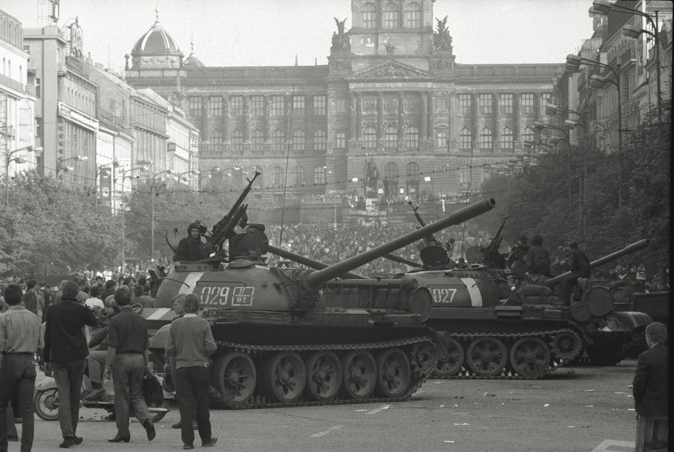 Dla Wojska Polskiego operacja zaczęła się 20 sierpnia o 23:50. Jako pierwsi granicę przekroczyli żołnierze 1. Batalionu Szturmowego. Następnie przez otwarte przejścia graniczne przetoczyły się czołgi 10. i 11. Dywizji Pancernej. Oficer czechosłowacki miał wówczas stwierdzić, że Polacy postępują z Czechami tak samo, jak Niemcy w marcu 1939 roku.