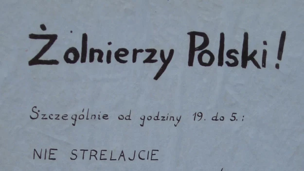  Już 24 sierpnia generał Wojciech Jaruzelski dziękował żołnierzom za ich działania w Czechosłowacji: "Wyrażam wam uznanie za bojową, żelazną dyscyplinę, za godne reprezentowanie munduru ludowego Wojska Polskiego, za skromność, takt i kulturę, za te wszystkie walory, które raz jeszcze potwierdziły waszą dojrzałość i rozum polityczny, waszą gorącą ideowość - podstawę siły bojowej, sprawności i zwartości naszych szeregów". Tymczasem Czesi i Słowacy błagali polskich żołnierzy, żeby do nich nie strzelali