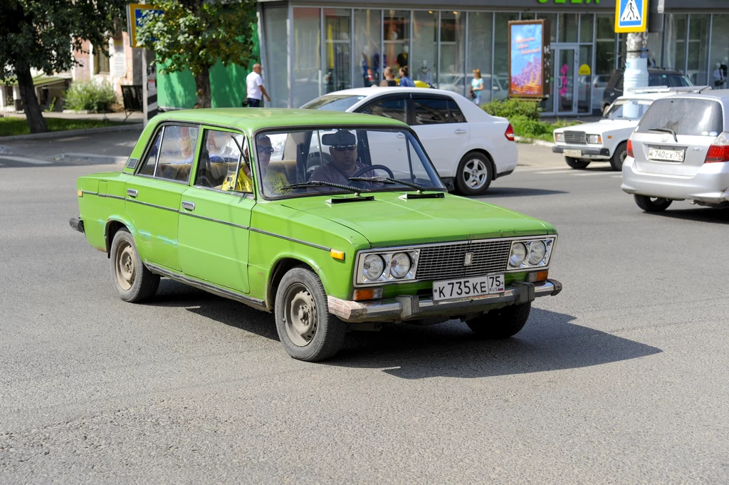 Takie samochody wciąż można spotkać na rosyjskich ulicach, ale jest coraz mniej