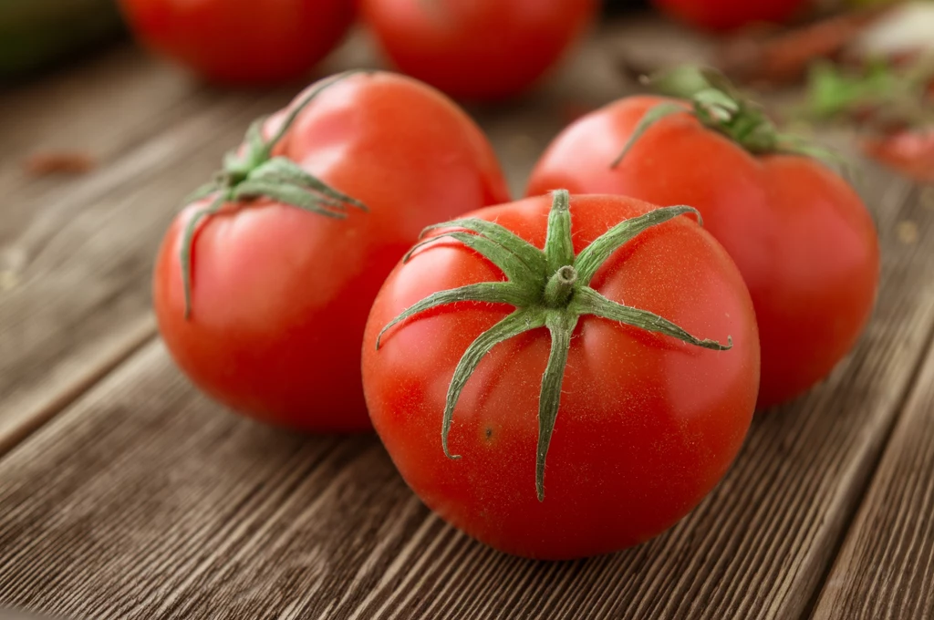Pomidorów nigdy nie trzymaj w lodówce - szybko tracą aromat! 