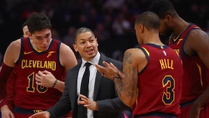 Tyronn Lue (w środku)