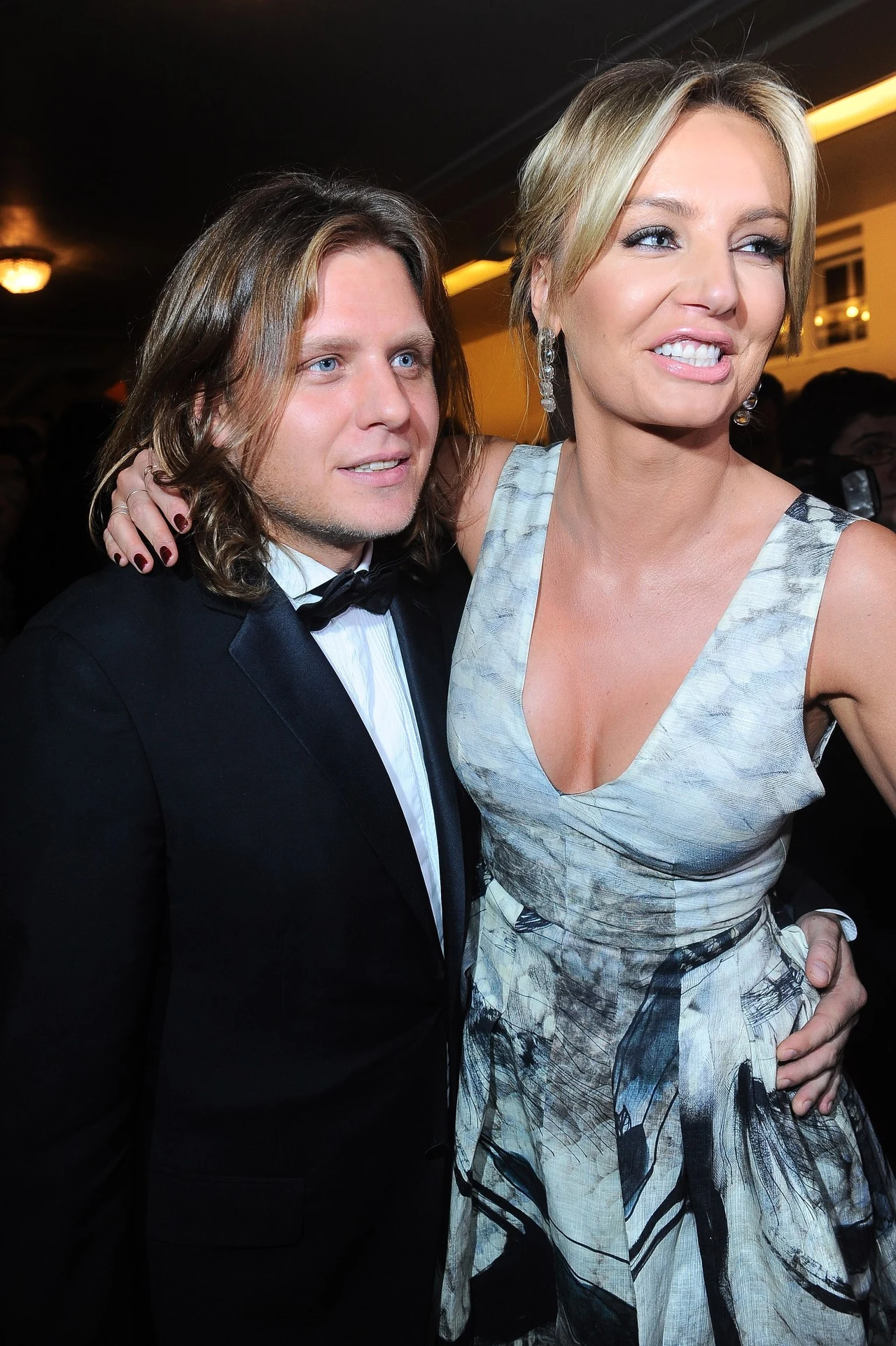 Prywatnie Piotr Woźniak-Starak był mężem Agnieszki Woźniak-Starak, popularnej dziennikarki i prezenterki, gwiazdy stacji TVN. Ich ślub odbył się 27 sierpnia 2016 roku w Wenecji. Para powiedziała sobie sakramentalne "tak" w weneckim pałacu Ca'Vendramin Calergi przy słynnym Canal Grande. Przyjęcie wesele obywało się w Pisani Moretta.