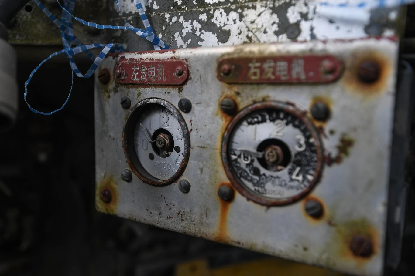 Pierwsze samoloty serii produkcyjnej trafiły do jednostek liniowych wiosną 1944 roku. Były to wersje Tu-2D – bombowca dalekiego zasięgu, które jeszcze w postaci prototypu i samolot rozpoznania fotograficznego Tu-2R. Na początku 1945 roku w jednostkach bojowych znalazło się już 279 samolotów tego typu. Pierwsze samoloty serii produkcyjnej trafiły do jednostek liniowych wiosną 1944 roku. Były to wersje Tu-2D – bombowca dalekiego zasięgu, które jeszcze w postaci prototypu i samolot rozpoznania fotograficznego Tu-2R. Na początku 1945 roku w jednostkach bojowych znalazło się już 279 samolotów tego typu.