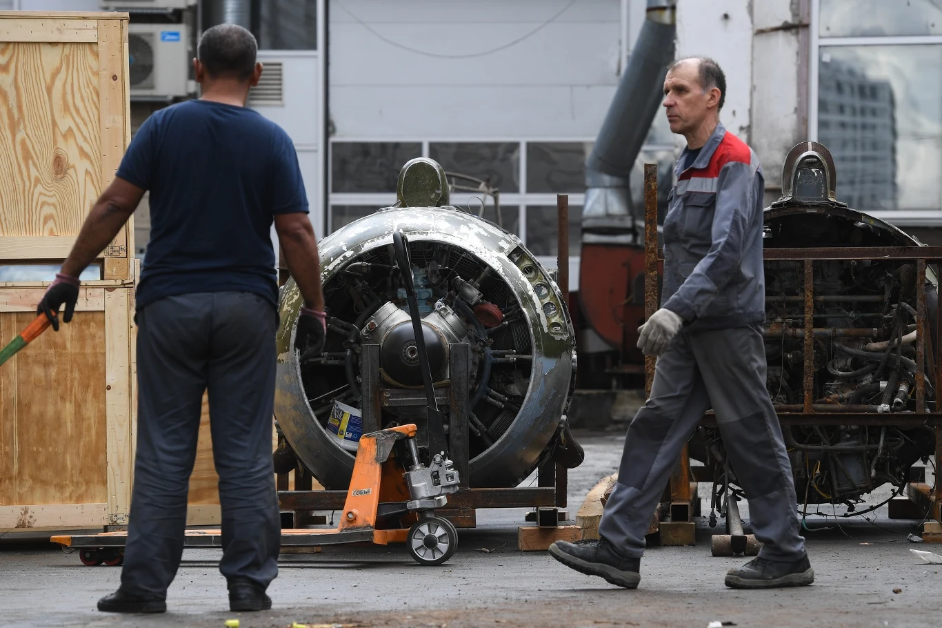 Po zakończeniu II wojny światowej Tu-2 były wykorzystywane jeszcze podczas konfliktu w Korei przez siły powietrzne Chin. Samoloty te pokazały, że maszyny z napędem tłokowym nadal mogą w pewnych okolicznościach stanowić poważne zagrożenie nad linią frontu. Jednak pojawienie się większej ilości samolotów odrzutowych, zniwelowało zalety szybkich bombowców tłokowych. Po zakończeniu II wojny światowej Tu-2 były wykorzystywane jeszcze podczas konfliktu w Korei przez siły powietrzne Chin. Samoloty te pokazały, że maszyny z napędem tłokowym nadal mogą w pewnych okolicznościach stanowić poważne zagrożenie nad linią frontu. Jednak pojawienie się większej ilości samolotów odrzutowych, zniwelowało zalety szybkich bombowców tłokowych.