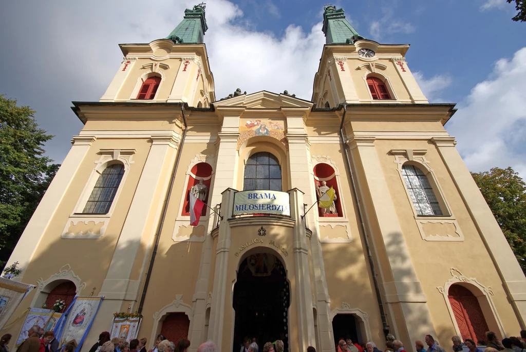 Bazylika i Sanktuarium Matki Bożej Rokitniańskiej Cierpliwie Słuchającej