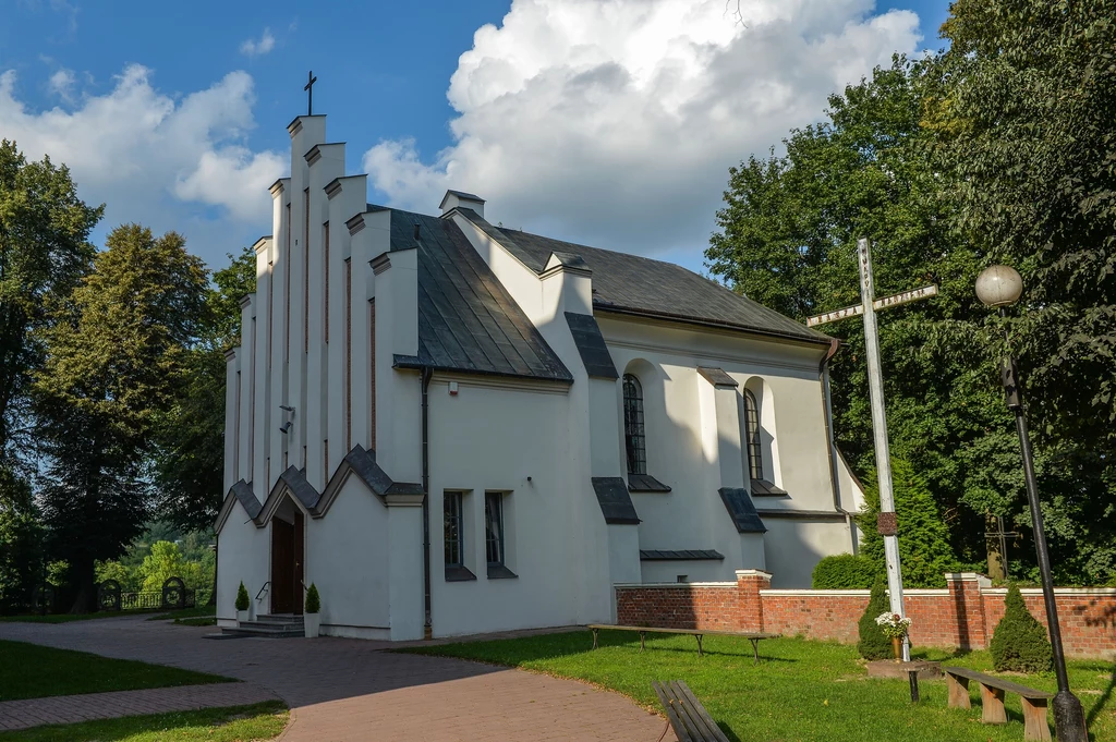 Kaplica objawienia Matki Bożej Kębelskiej w Wąwolnicy