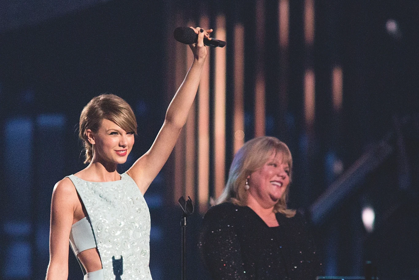 Taylor Swift i Andrea Swift (2015 r.) Taylor Swift i Andrea Swift (2015 r.)