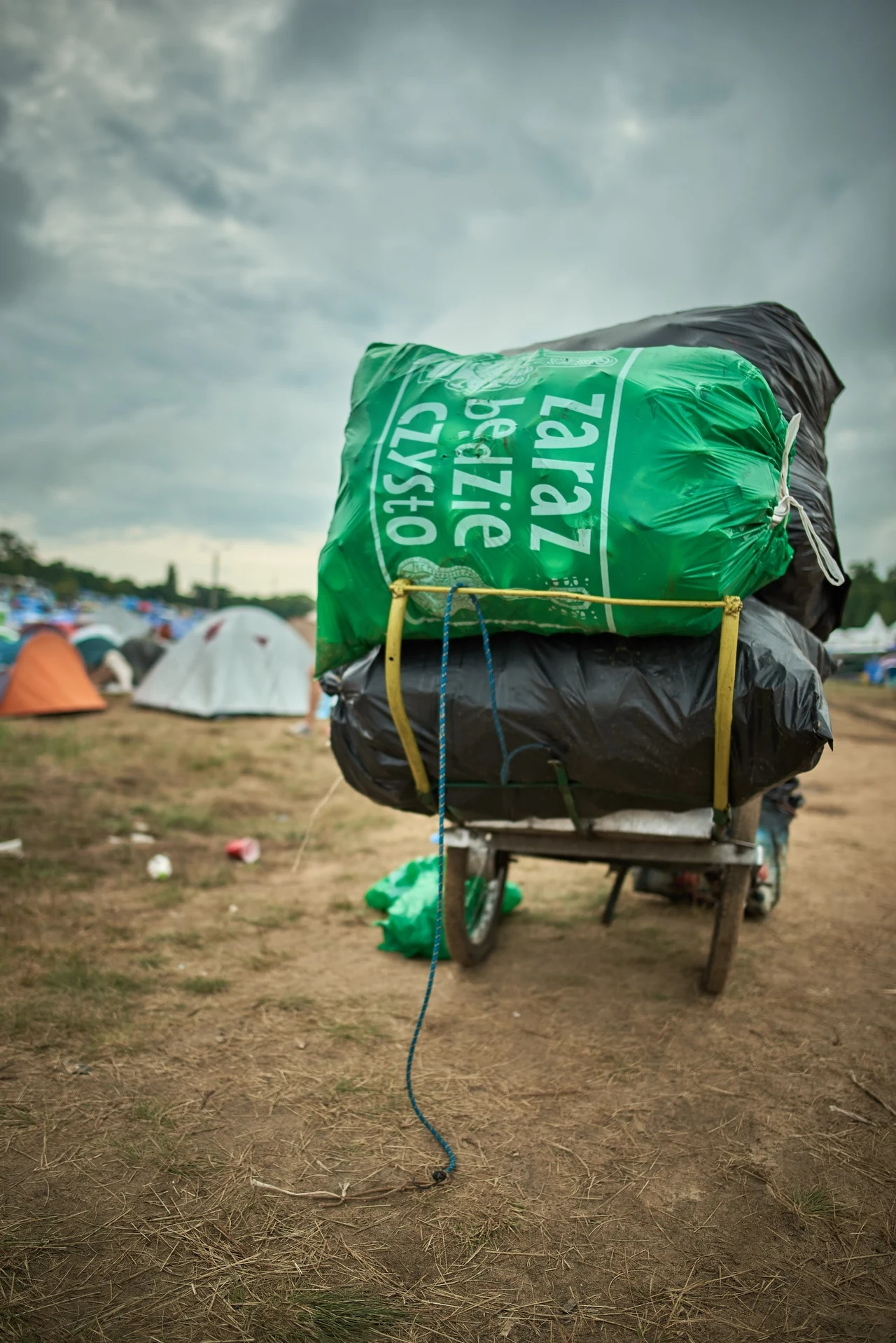 Sprzątanie śmieci w ramach akcji "Zaraz będzie czysto" podczas Pol'and'Rock Festival 2019