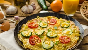 Frittata z bobem i pomidorkami cherry 