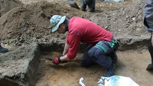 Prace archeologiczne prowadzone niedaleko Koszalina przy udziale grupy "Parsęta"