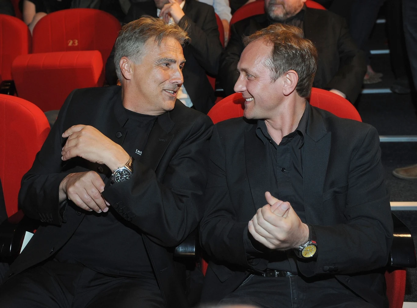 Pierwszą znaczącą rolę zagrał w "Długu" (1999) Krzysztofa Krauzego. Film opowiadał o dwójce polskich biznesmenów, którzy zostają zmuszeni do spłaty fikcyjnej należności i procentów od niej nękającemu ich bandycie Gerardowi. W przestępcę wcielił się właśnie Chyra. Został uznany za odkrycie filmu, a jego rola przyniosła mu nagrodę podczas FPFF w Gdyni dla aktora pierwszoplanowego i Orła za drugi plan. "Dług" jest interpretowany jako rozliczenie z czasami dzikiego kapitalizmu i uchodzi za jeden z najważniejszych polskich filmów ostatniej dekady XXI wieku. 

Na zdjęciu: Krzysztof Krauze i Andrzej Chyra