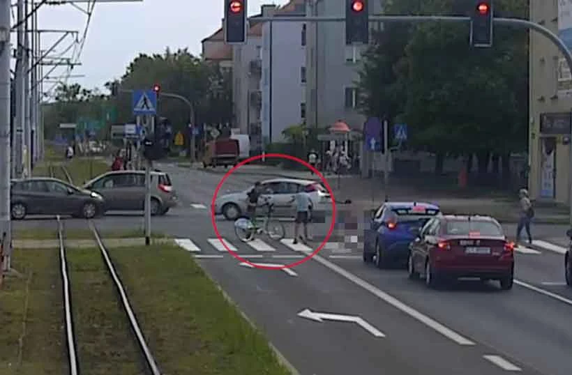 Niestety skutki tego zdarzenia są tragiczne. Niestety skutki tego zdarzenia są tragiczne.
