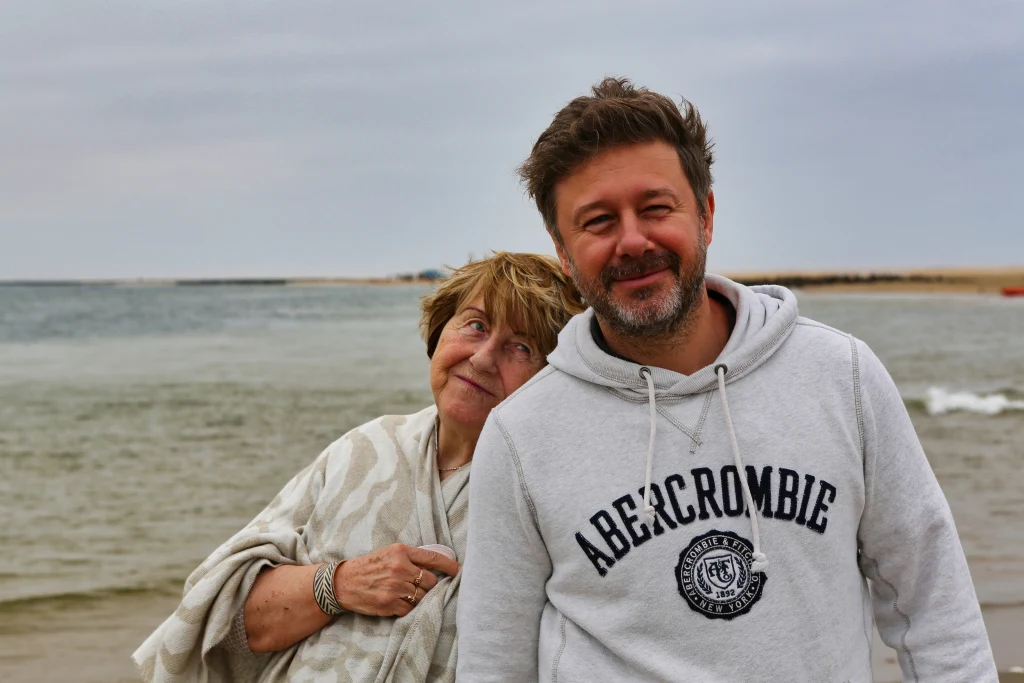 Zobacz zdjęcia Andrzeja Piasecznego i jego mamy Alicji Piasecznej z programu "Starsza pani musi fiknąć"