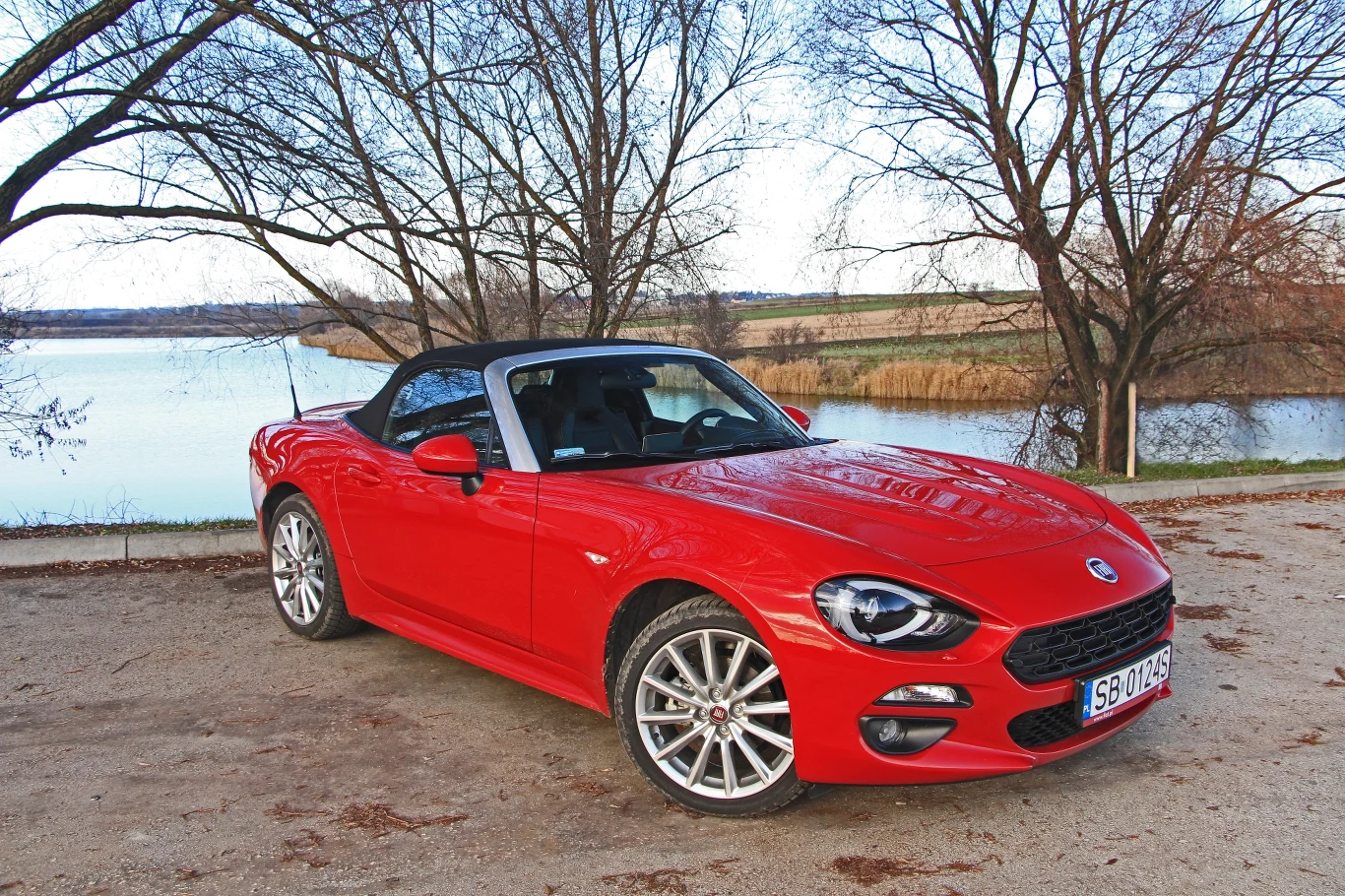 Fiat 124 Spider bazuje na Maździe MX-5 Fiat 124 Spider bazuje na Maździe MX-5
